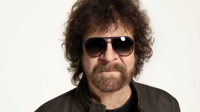 Jeff Lynne Net Worth 2024 – Age, Bio, Wife, Height, & Career